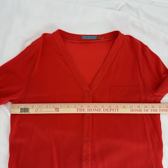Alice + Olivia Sz L Red Silk Roll Tab Sleeve V Neck Classic Blouse Career Office - Picture 11 of 12